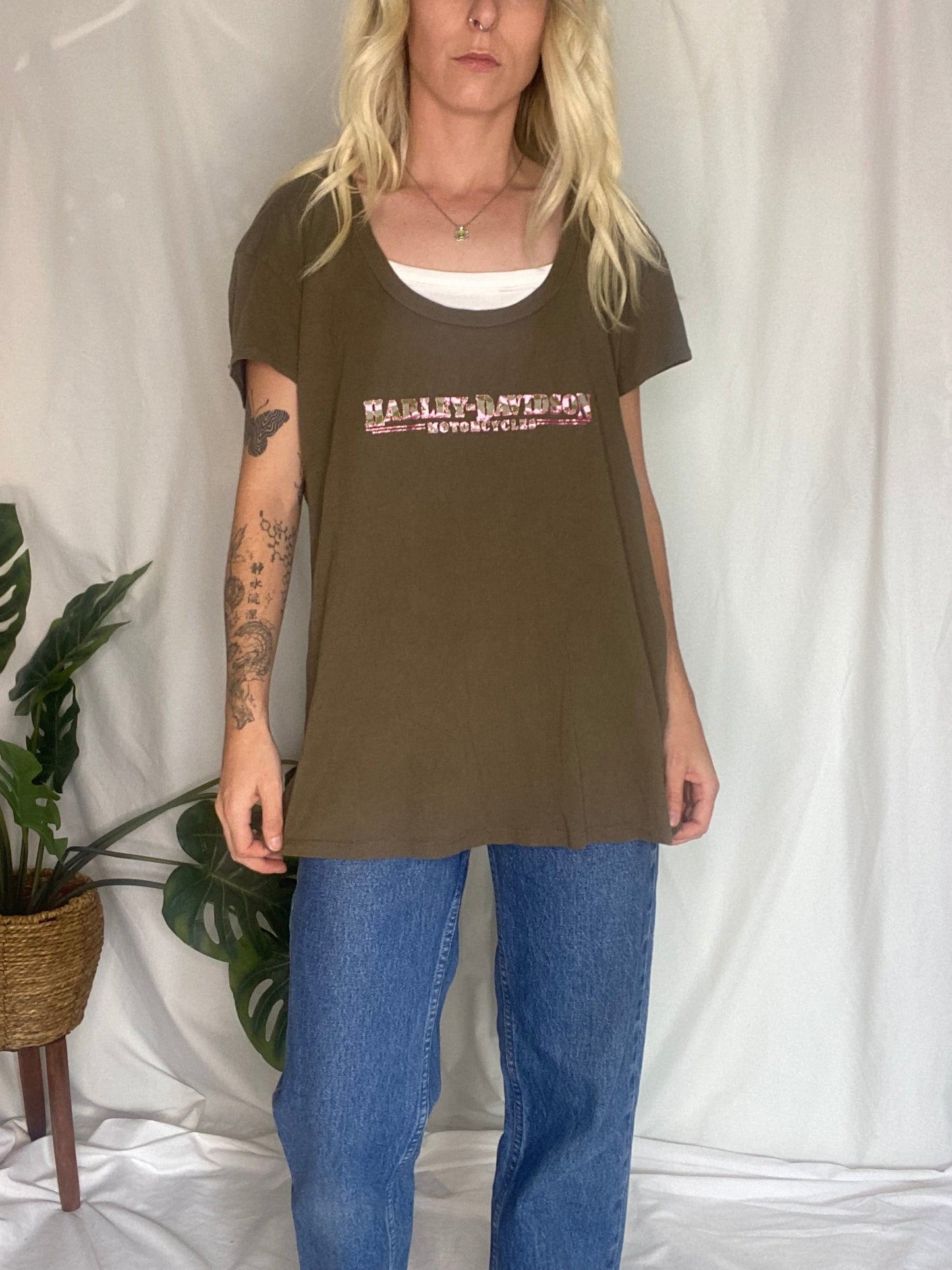 Vintage Y2K Harley Davidson army girl pink and Khaki tee!