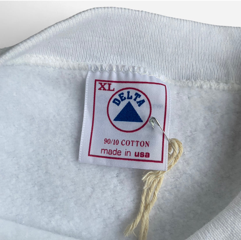 White vintage 90s embroidered Hawaii dolphin crewneck sweatshirt