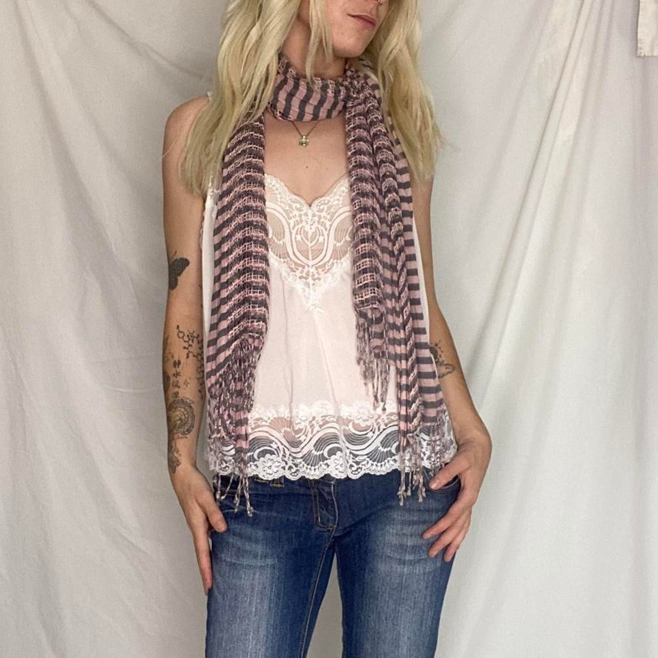 00s Grey and pink striped scarf with tassels