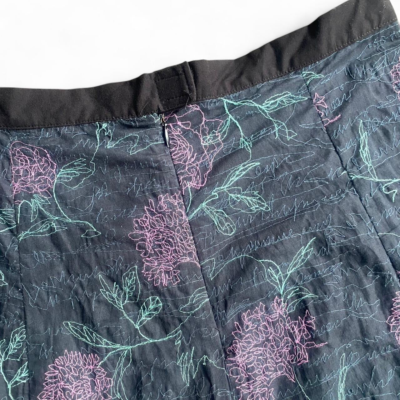 90s Black and purple floral pleated skirt