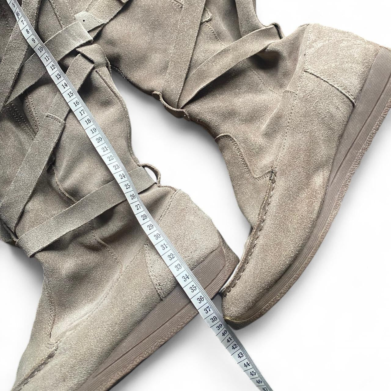 Y2K suede boots with buckles and laces