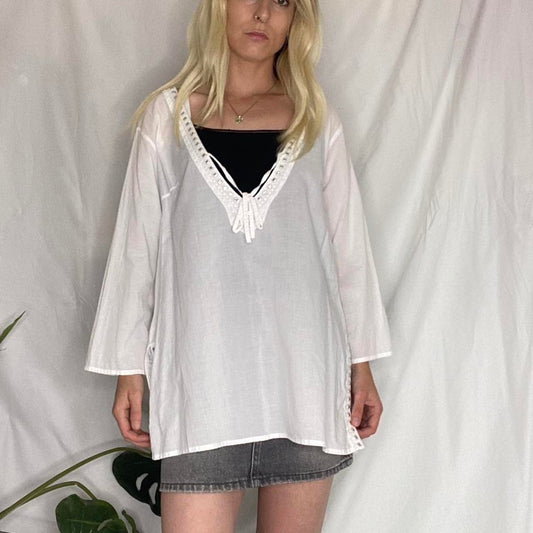 White beachy boho V neck long sleeve top