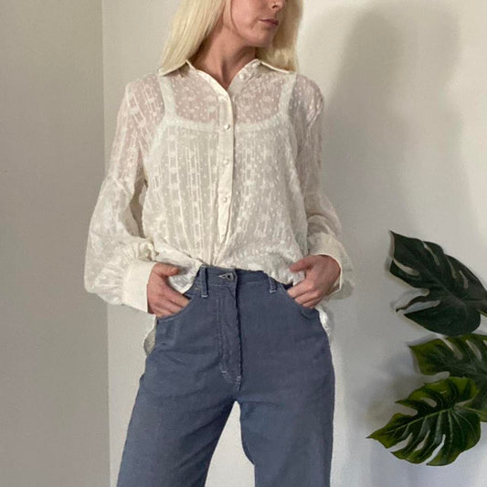 Vintage Cream lace collared blouse with button up front and balloon sleeves