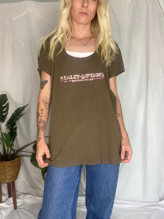 Vintage Y2K Harley Davidson army girl pink and Khaki tee!