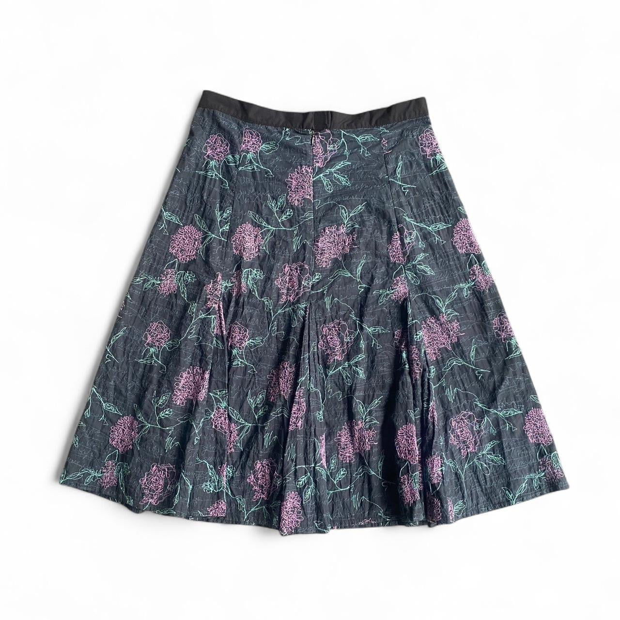 90s Black and purple floral pleated skirt