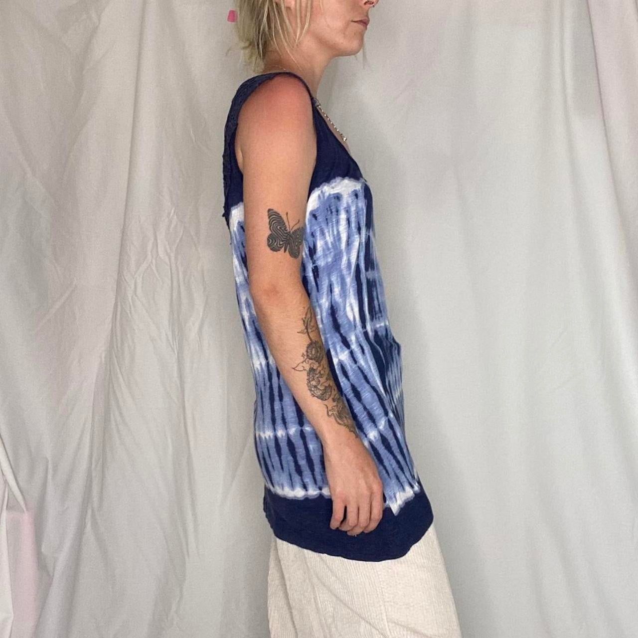 Cute blue two toned tie dye lace tank top