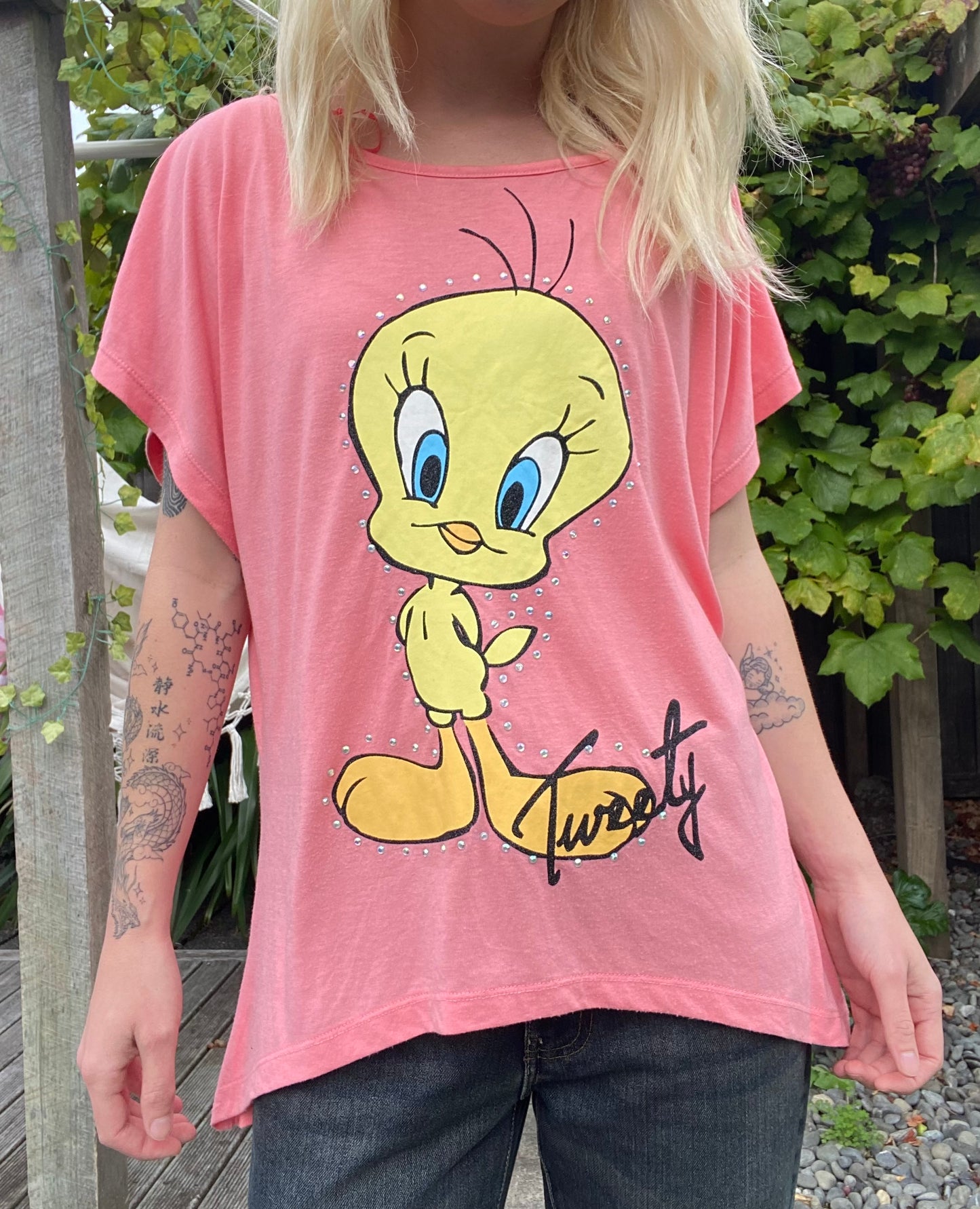00s cute Tweety Bird Tee with gemstones