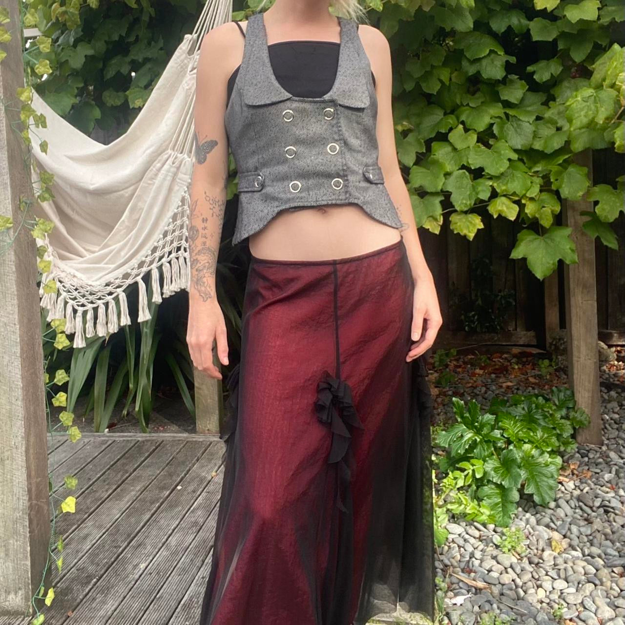 The coolest 00s grey clip up vest!