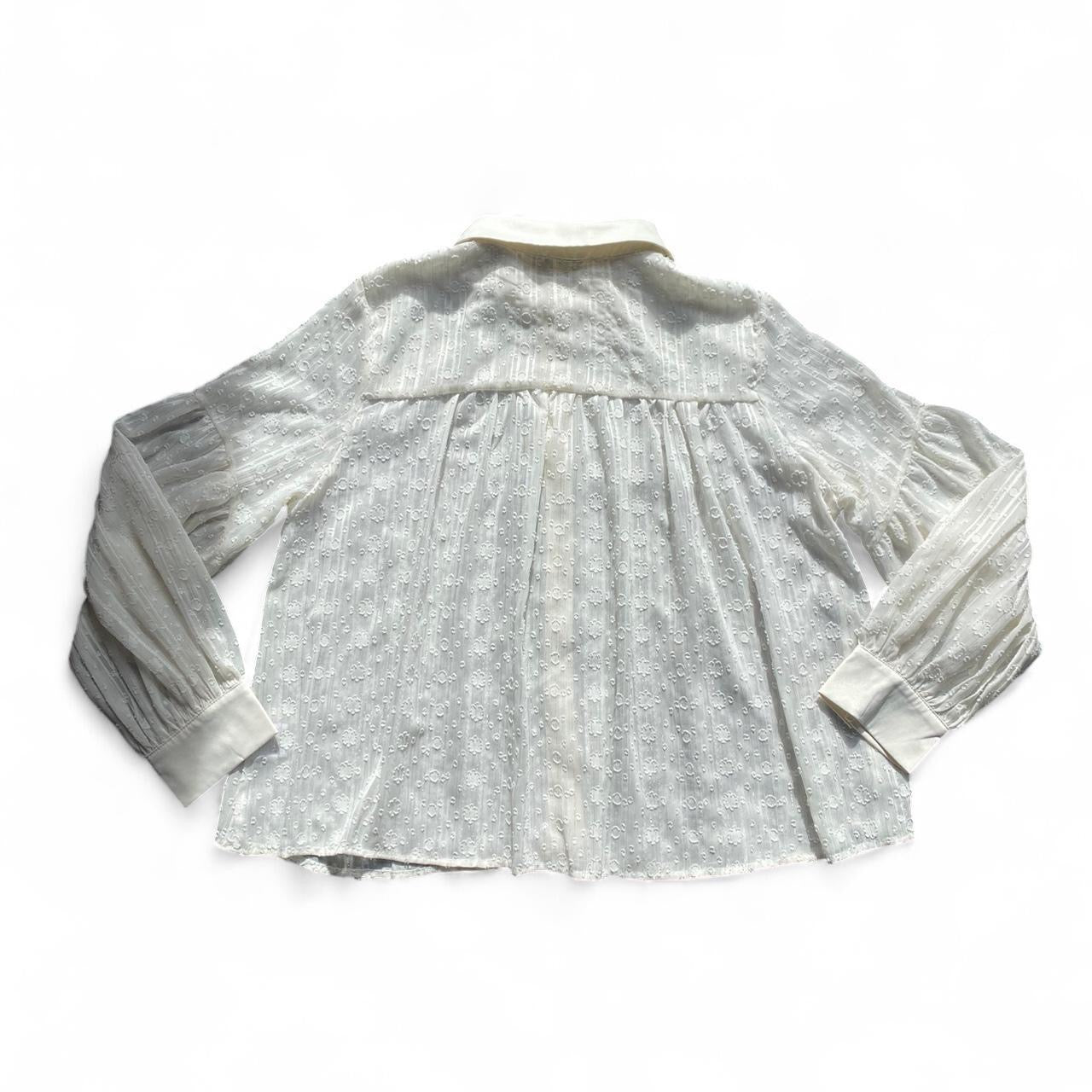 Vintage Cream lace collared blouse with button up front and balloon sleeves