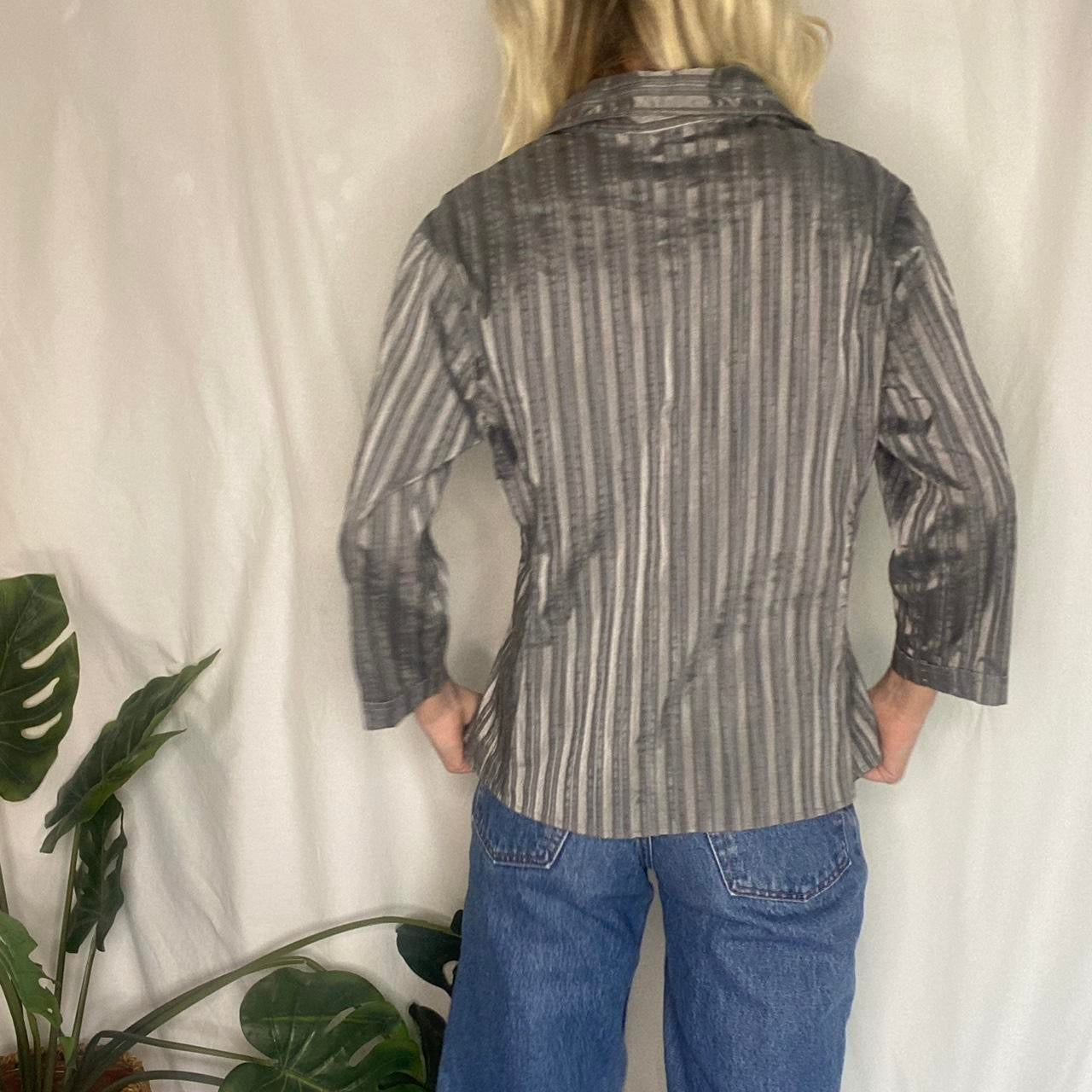 90s grey and blue stripe fitted button up