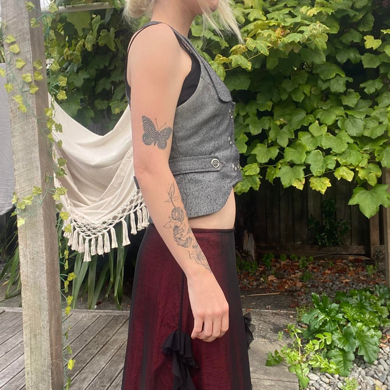 The coolest 00s grey clip up vest!