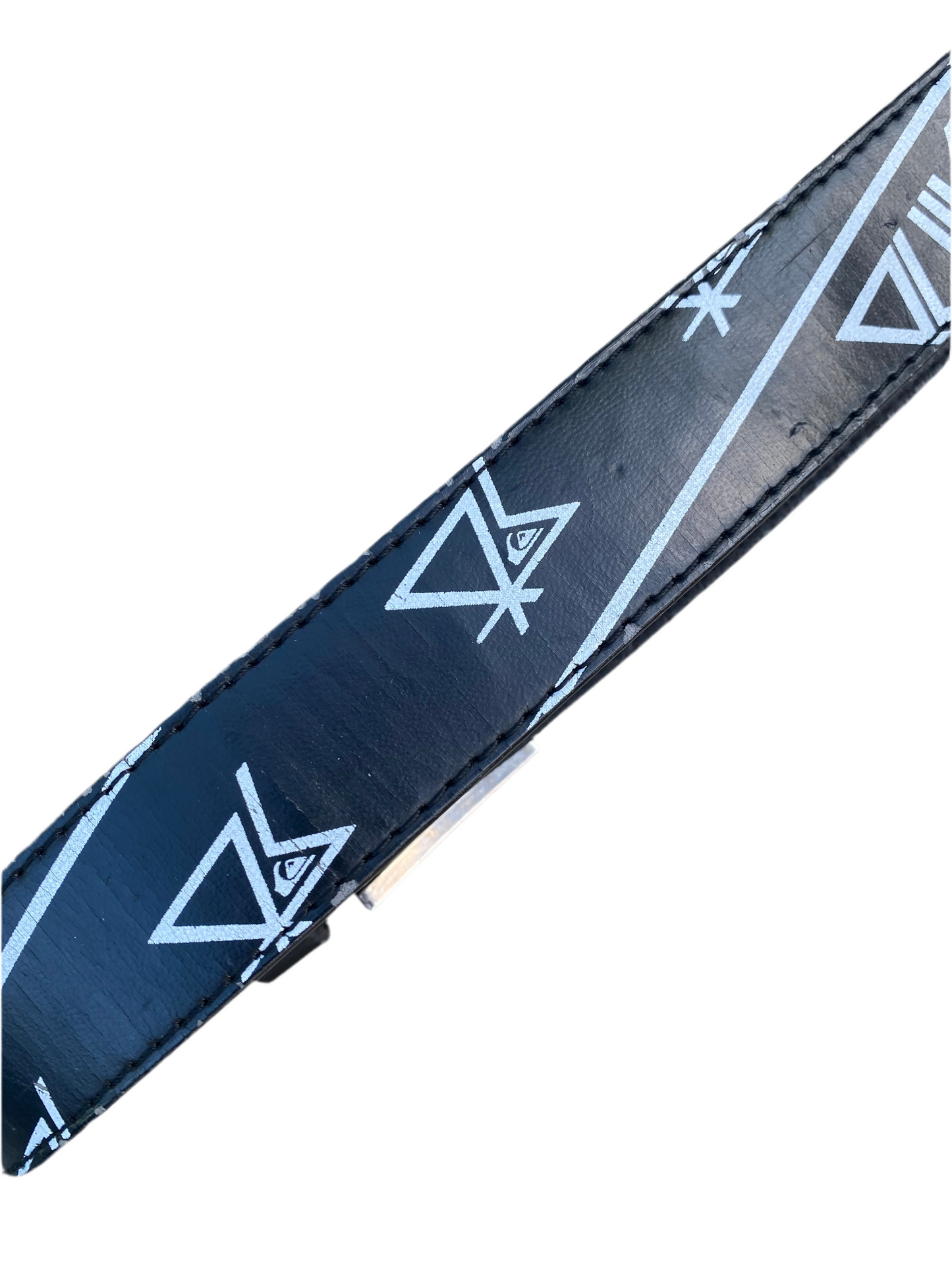 Y2K Quicksilver black and white printed belt