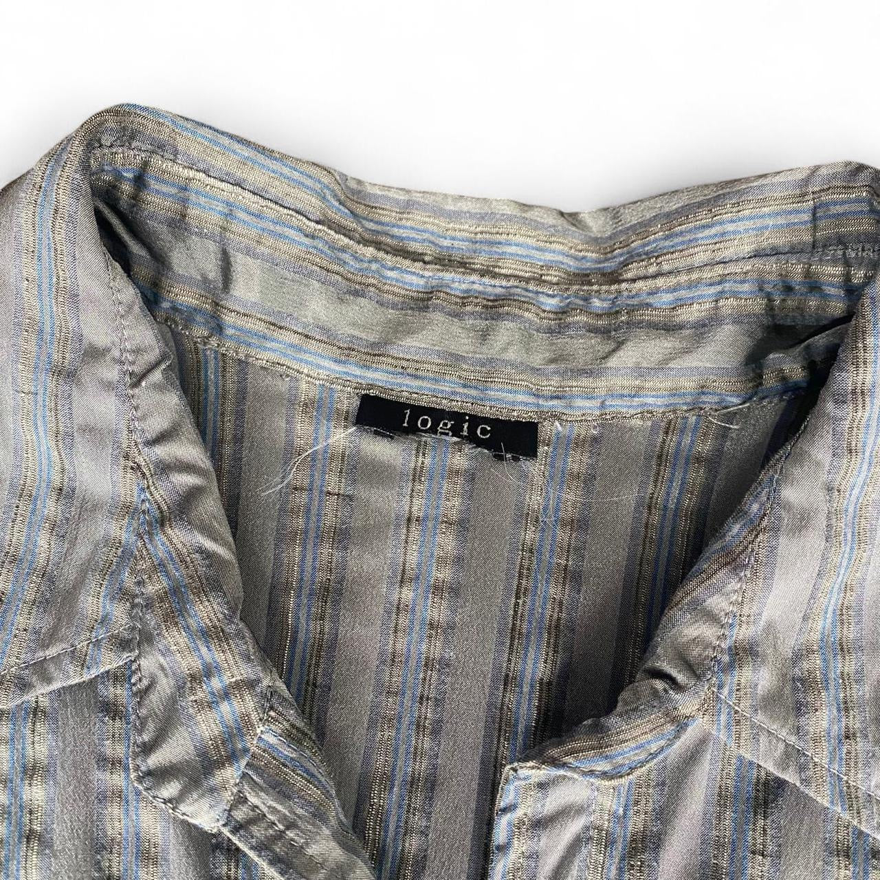 90s grey and blue stripe fitted button up