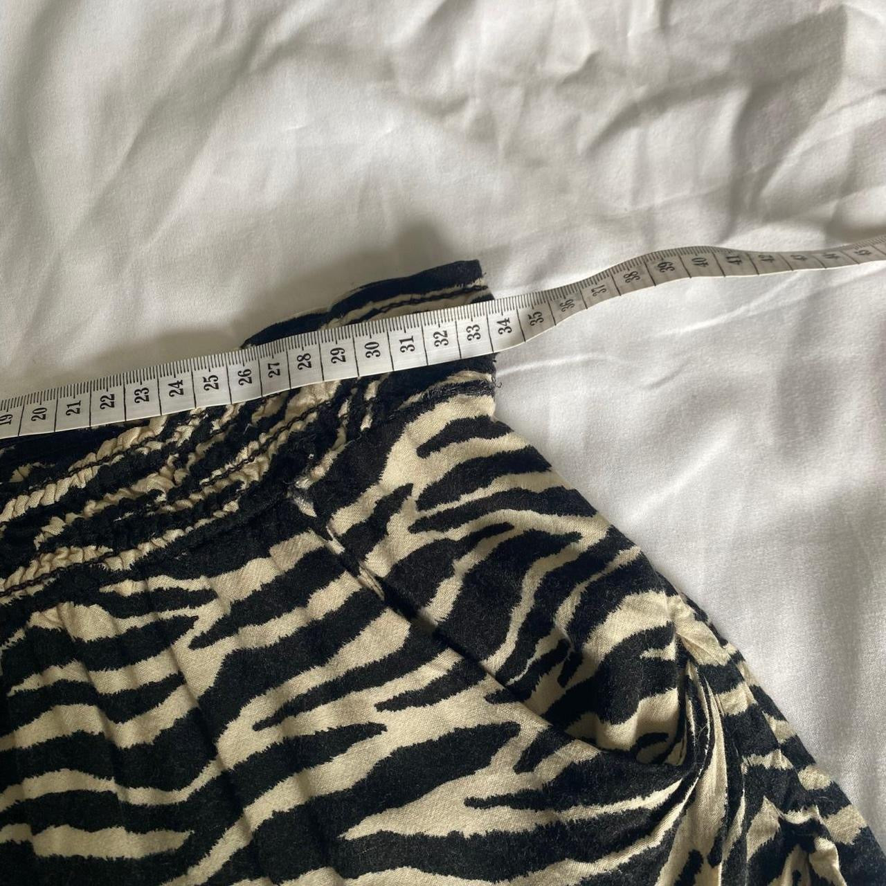 Black/cream Zebra print flowy mini shorts