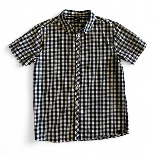 Cute black and white gingham button up shirt!