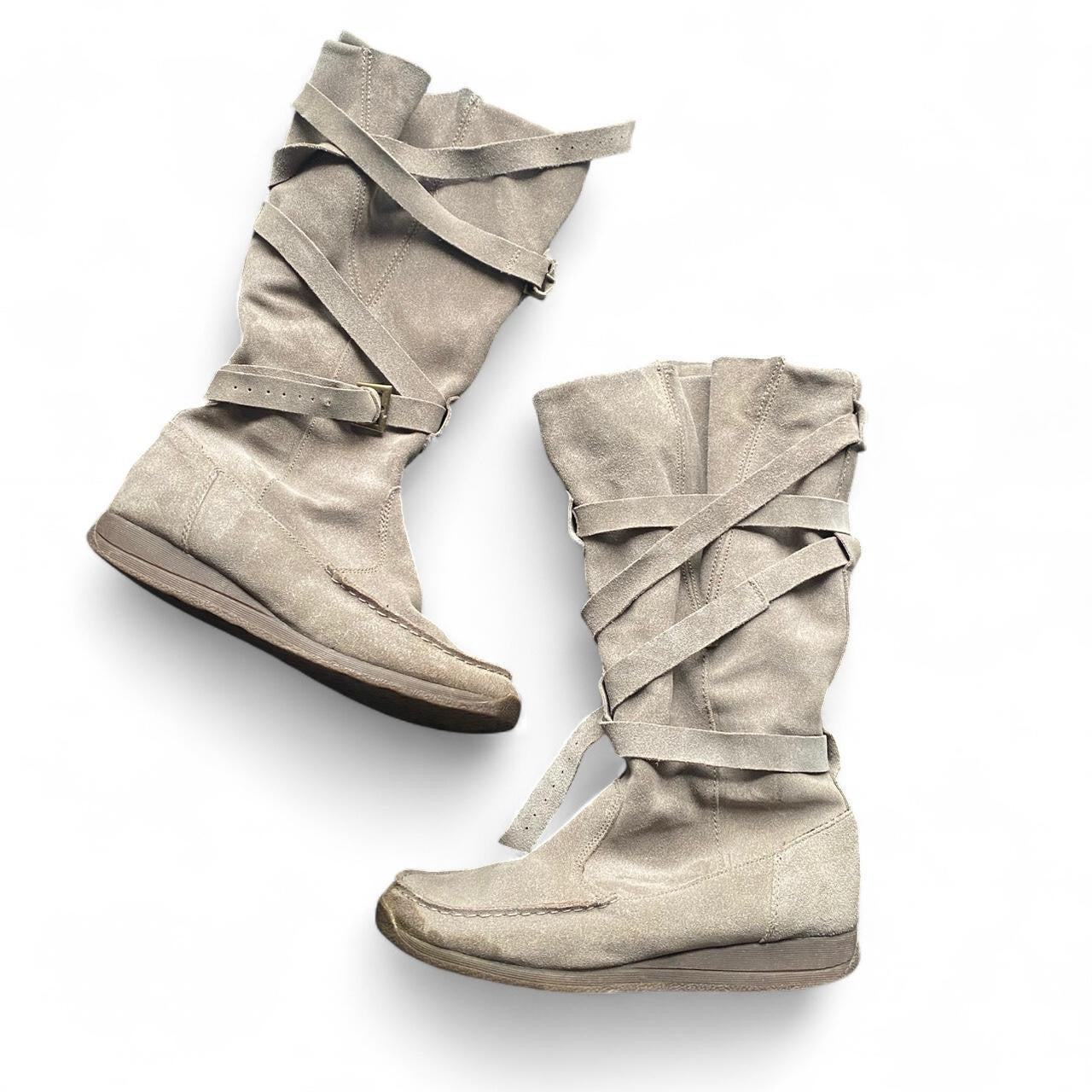 Y2K suede boots with buckles and laces