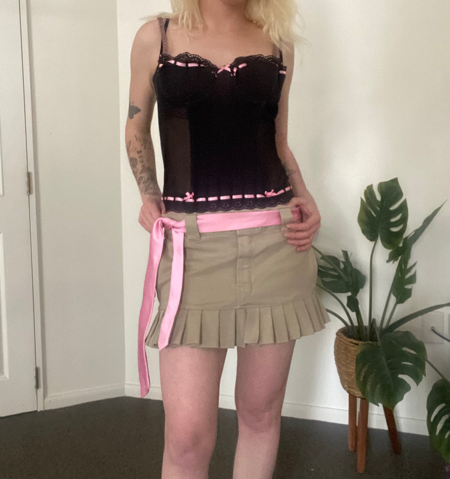 00s black and pink corset top with cute bows 🎀