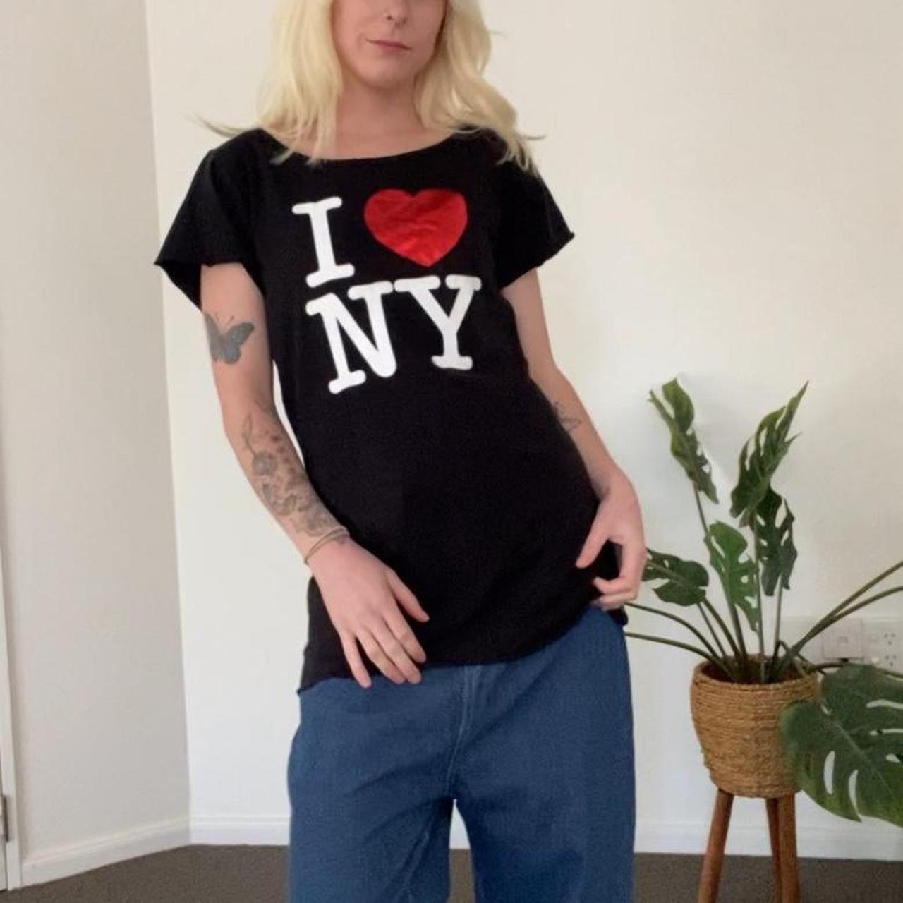 Amazing Y2K I ❤️ NY black tee