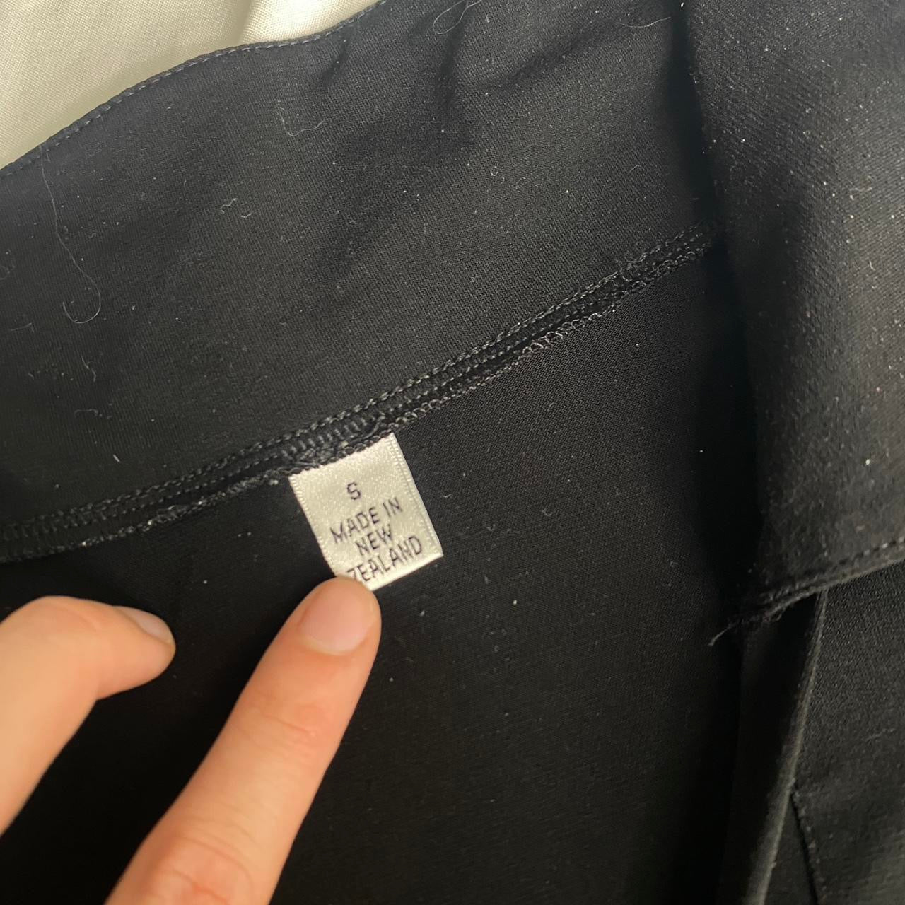 Black 3/4 v neck collared top