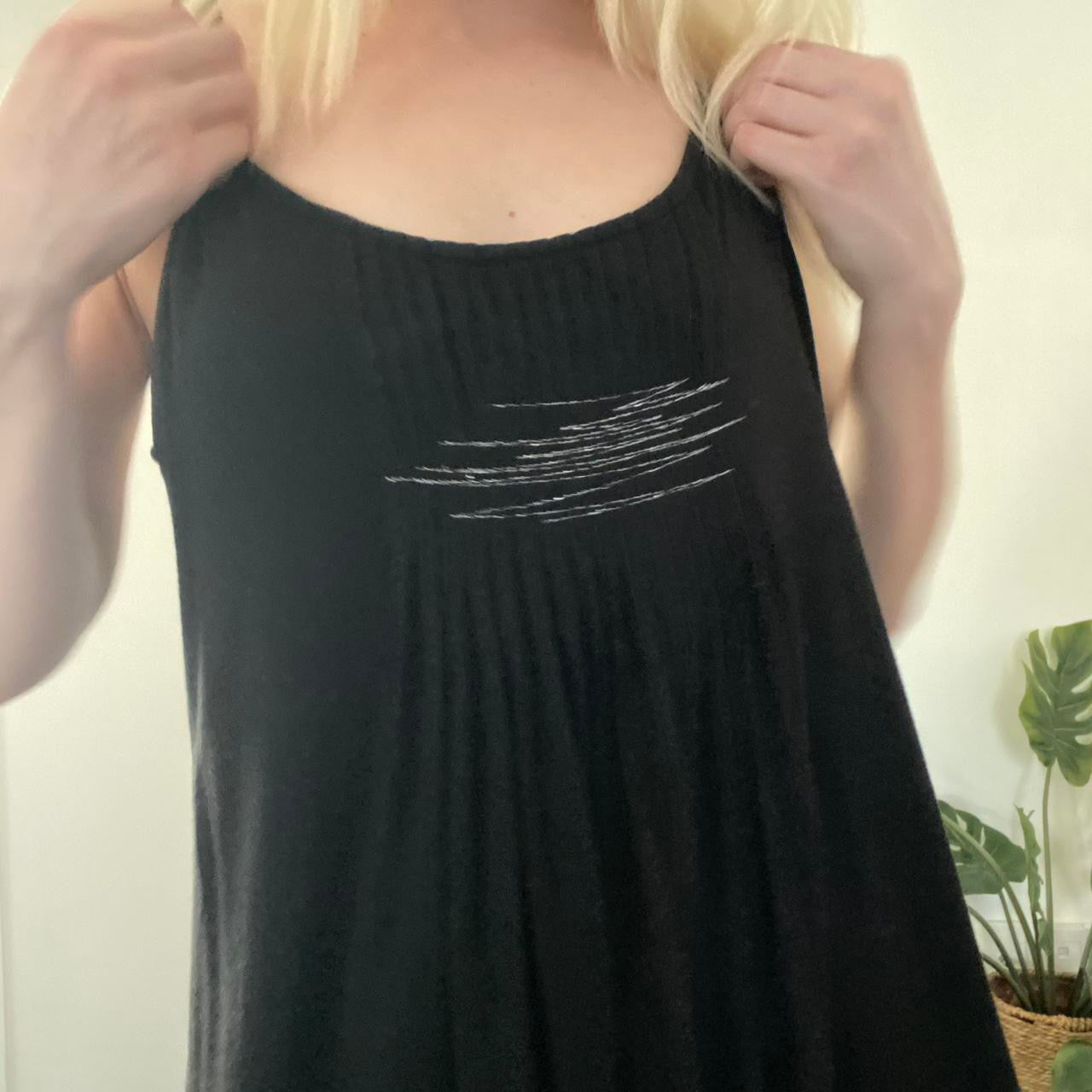 Y2K ruched flowy black tank top with silver threading