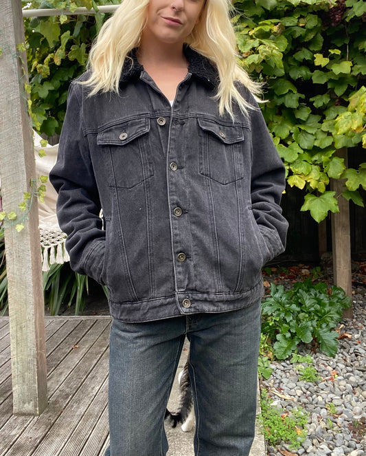 Black denim jacket with fluffy collar and lining