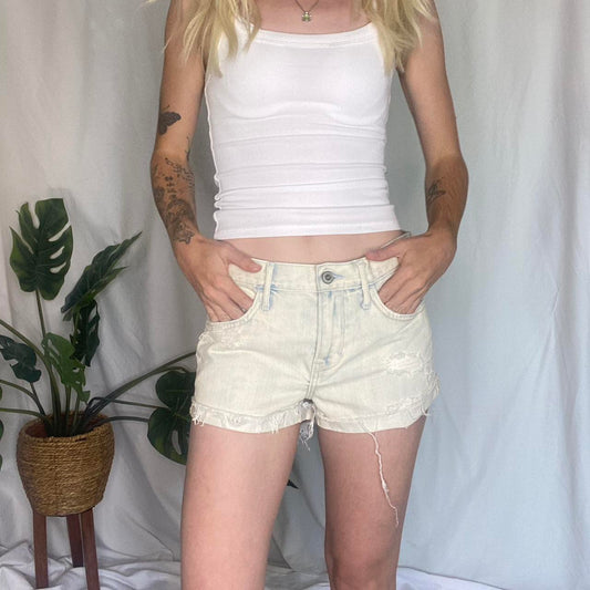 Distressed Hollister denim mini shorts!