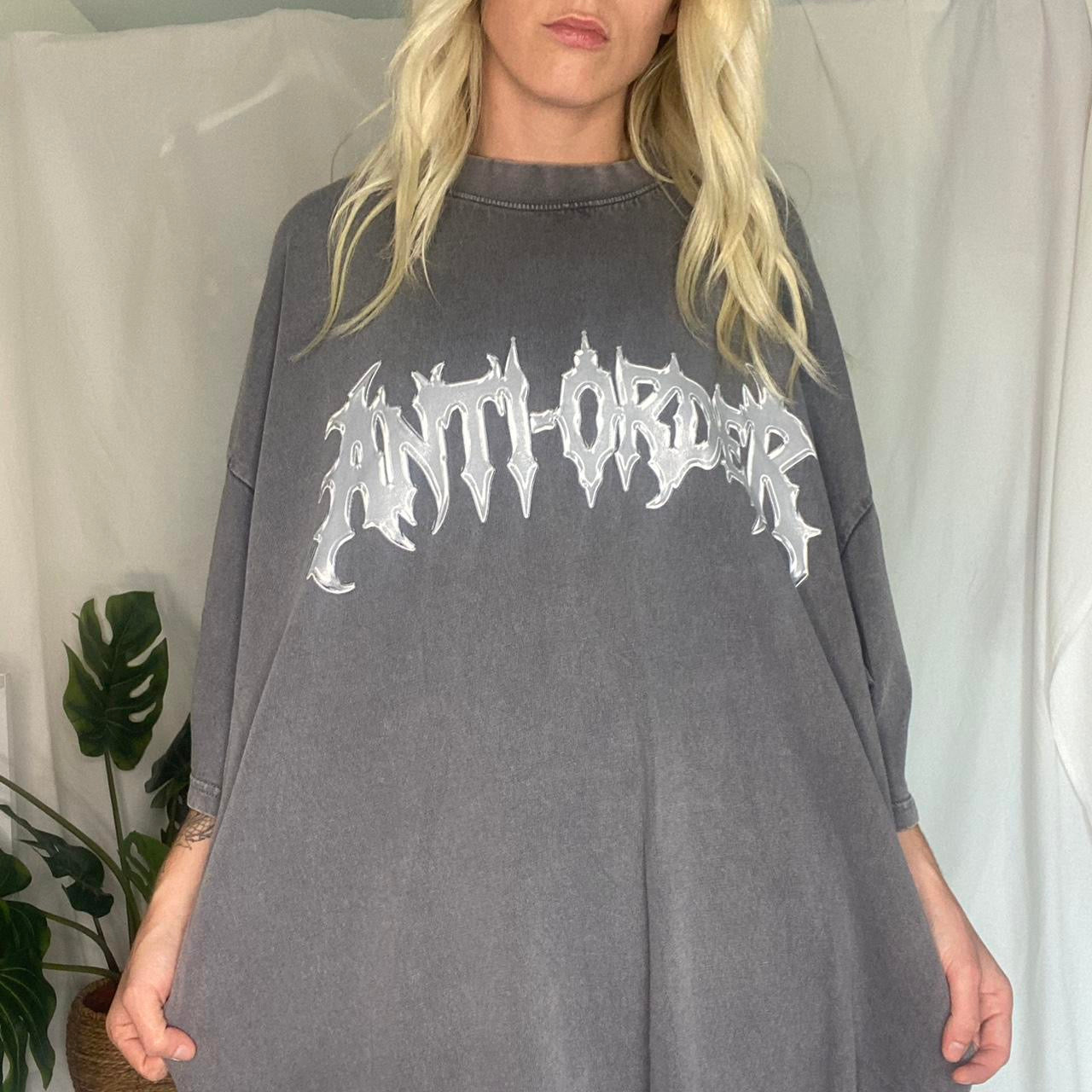 Anti-order vintage style grey graphic T-shirt