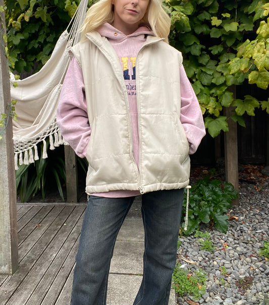 Cool Vintage cream puffer zip up vest